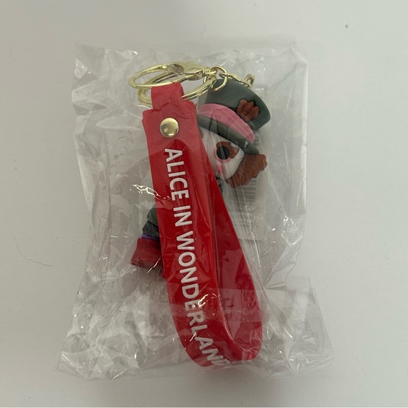 Alice In Wonderland Mad Hatter 3D Silicone Keychain NWT - Picture 12 of 14